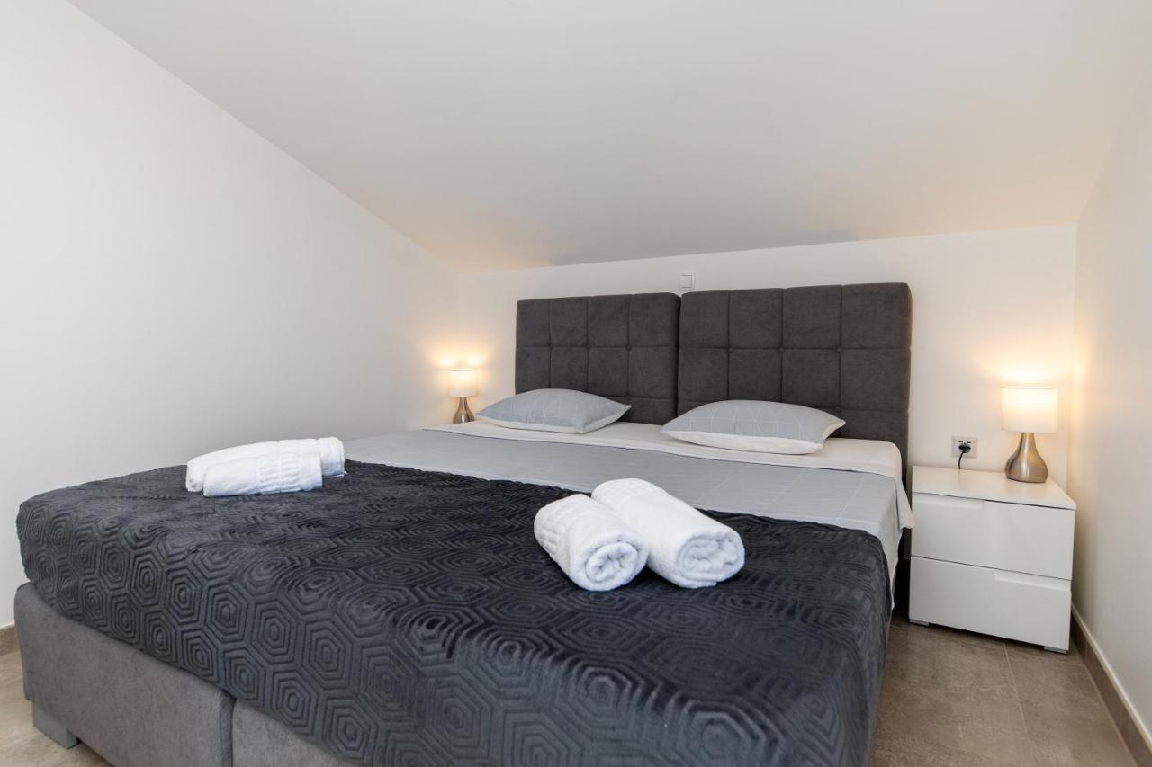 Apartman Gulin Crikvenica Bagian luar foto