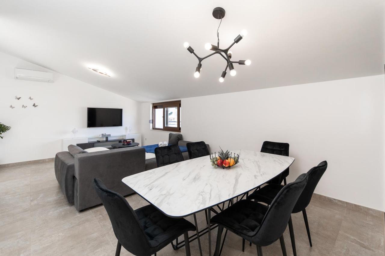 Apartman Gulin Crikvenica Bagian luar foto