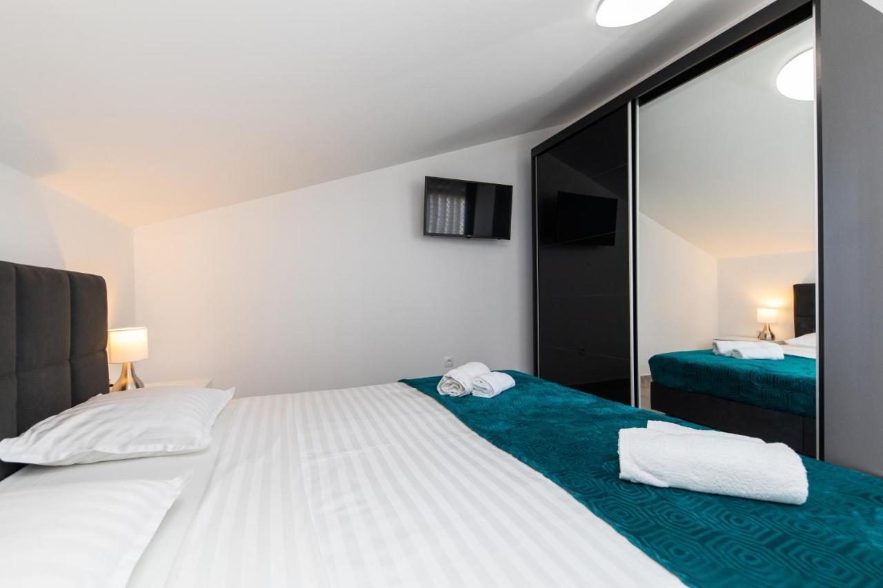Apartman Gulin Crikvenica Bagian luar foto